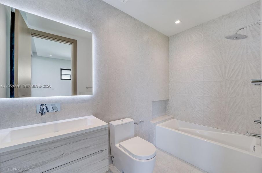 Furnished interior view inside a new home in , Miami Beach (Image 7).