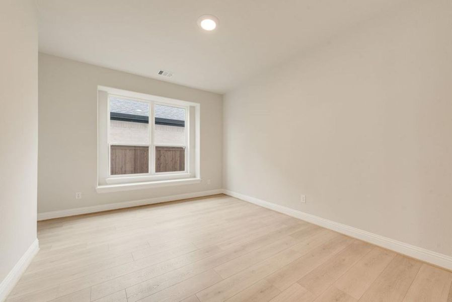 Spacious, unfurnished interior of a new home in Somercrest, Midlothian (Image 27).