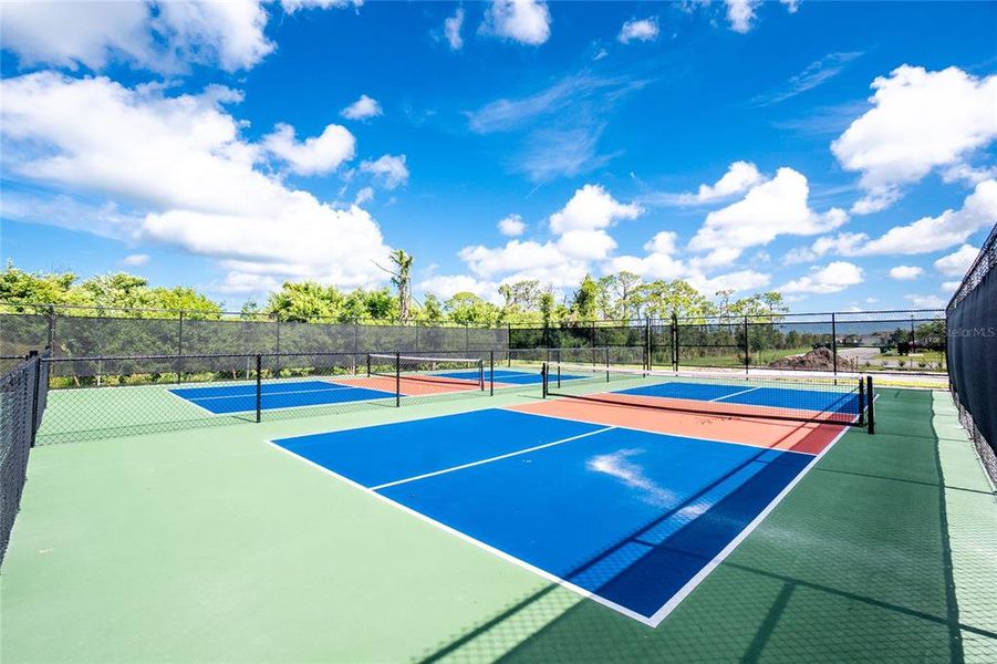 Community amenities in , Englewood (Image 50).