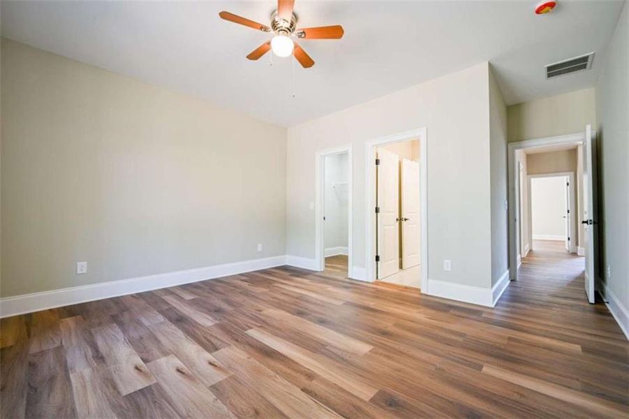 Spacious, unfurnished interior of a new home in , Mansfield (Image 24).