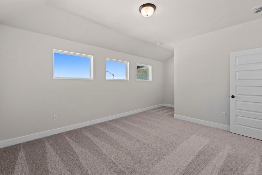 Spacious, unfurnished interior of a new home in Lariat, Liberty Hill (Image 20).