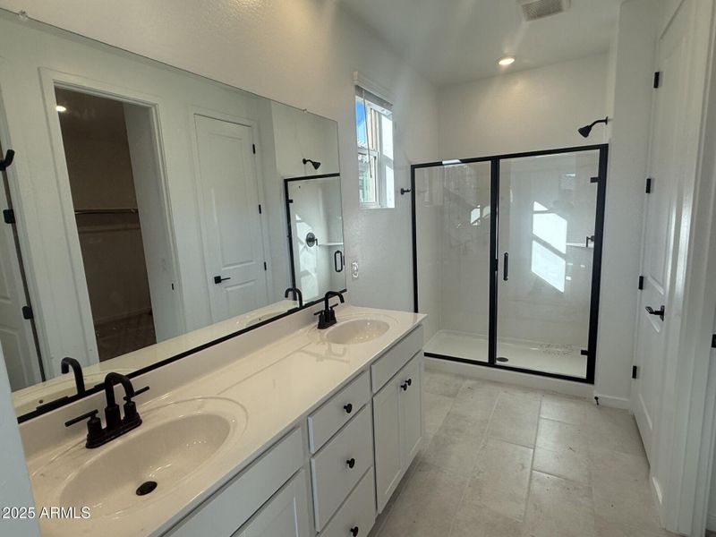 Lot 137 Owners Bath Lot 137 Owners Bath