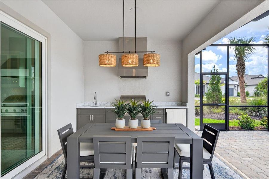 Exterior details and patio area of a home in , Venice (Image 25).