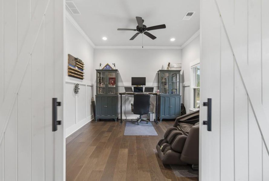 Furnished interior view inside a new home in , Buckhead (Image 45).