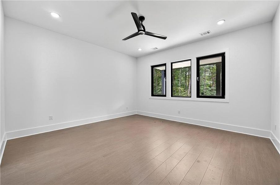 Spacious, unfurnished interior of a new home in , Auburn (Image 15).