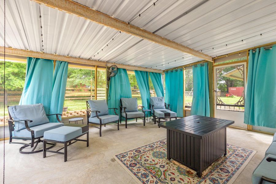 Community amenities in , Lufkin (Image 30).
