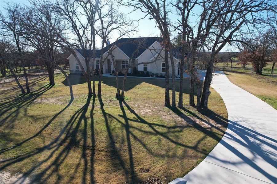 View of front of home featuring a front yard