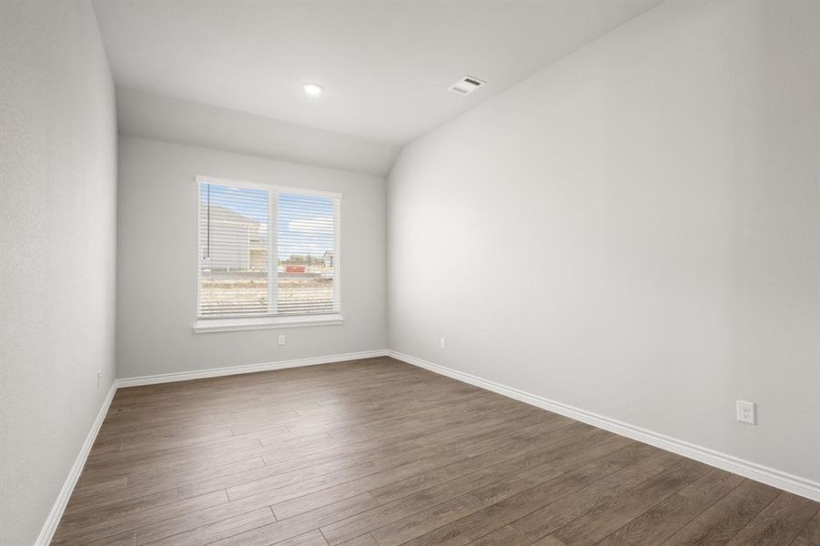 Spacious, unfurnished interior of a new home in Rocky Creek Crossing, Fort Worth (Image 9). Spacious, unfurnished interior of a new home in Rocky Creek Crossing, Fort Worth (Image 9).