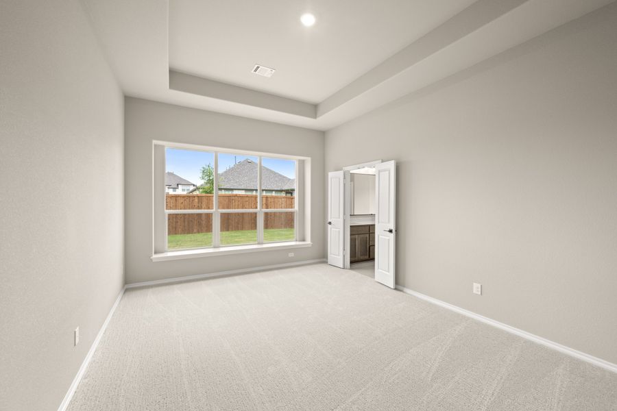 Spacious, unfurnished interior of a new home in Hunters Ridge, Crowley (Image 19).