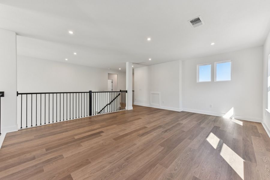 Spacious, unfurnished interior of a new home in Sauls Ranch, Round Rock (Image 23).