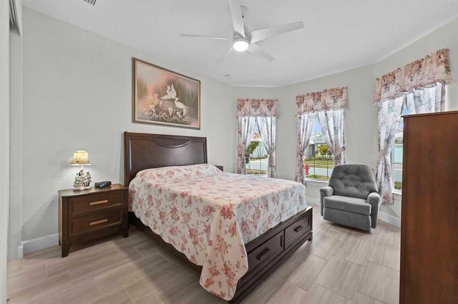 07 Bedroom 01