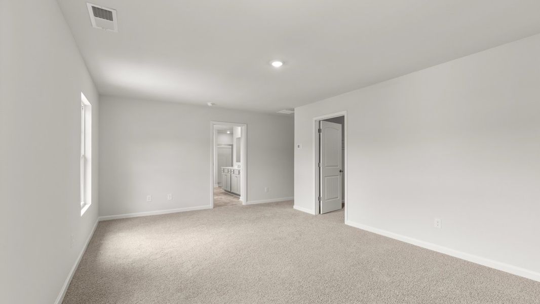 Spacious, unfurnished interior of a new home in Thompson Ridge, Dallas (Image 21). Spacious, unfurnished interior of a new home in Thompson Ridge, Dallas (Image 21).