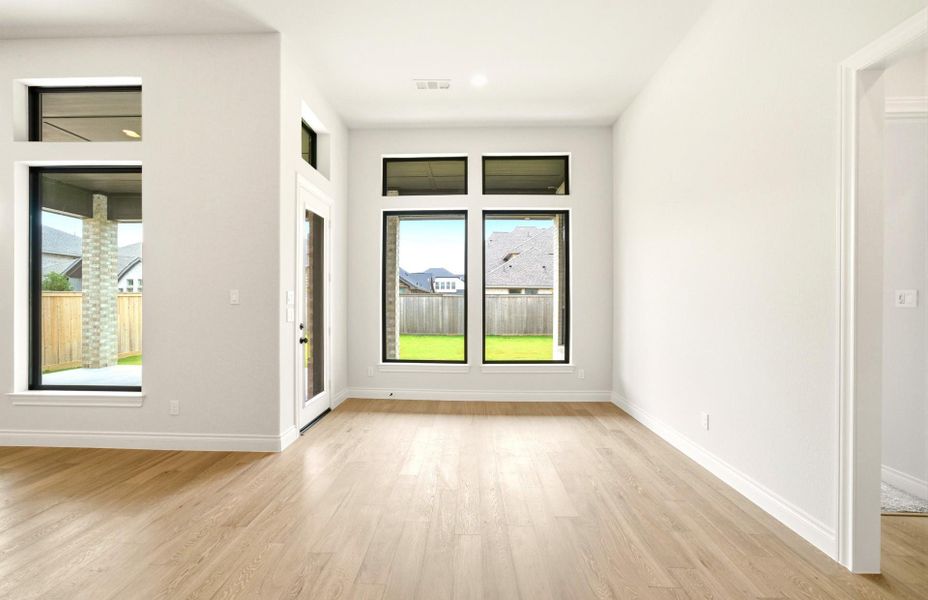 Spacious, unfurnished interior of a new home in Bridgeland 60′, Cypress (Image 44).