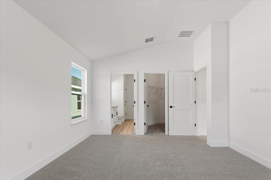 Spacious, unfurnished interior of a new home in Kirkland Farms, Alachua (Image 28).