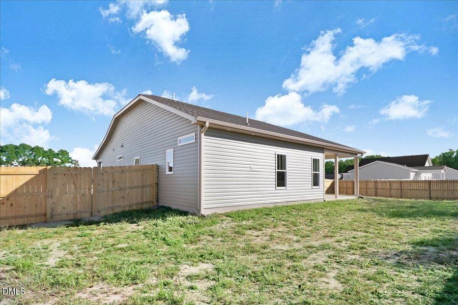 05-104 E Sillinger Dr-5