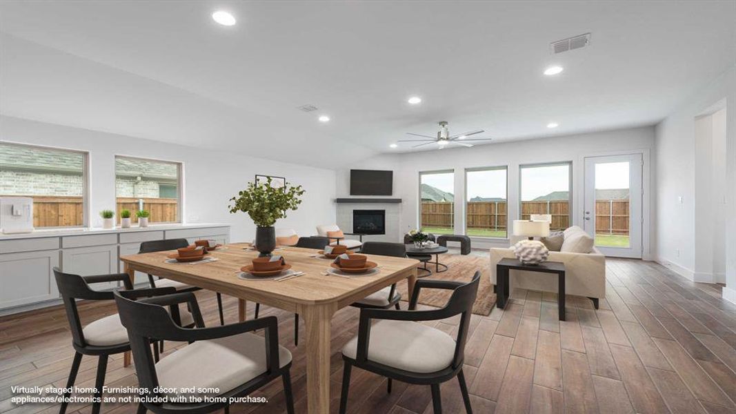 Furnished interior view inside a new home in Myrtle Creek 60', Waxahachie (Image 6). Furnished interior view inside a new home in Myrtle Creek 60', Waxahachie (Image 6).