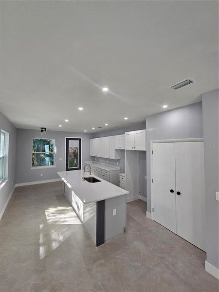 Image 10 of a home in .