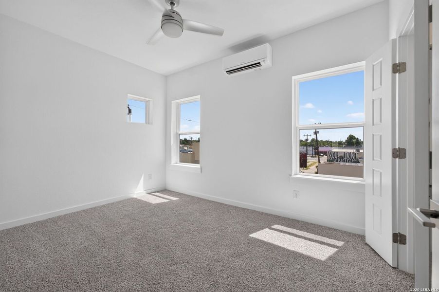 Spacious, unfurnished interior of a new home in , San Antonio (Image 13).
