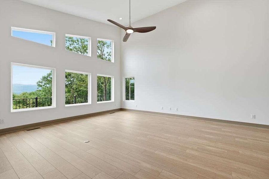 Spacious, unfurnished interior of a new home in , Ellijay (Image 67).