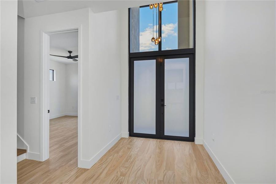 Spacious, unfurnished interior of a new home in , Placida (Image 63).