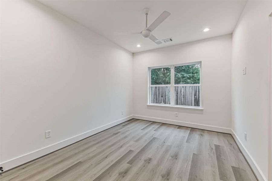 Spacious, unfurnished interior of a new home in , Houston (Image 27).