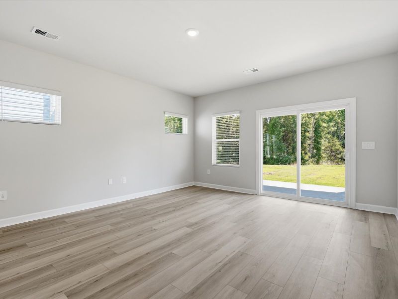 Spacious, unfurnished interior of a new home in Village at White Pine, Pendleton (Image 10). Spacious, unfurnished interior of a new home in Village at White Pine, Pendleton (Image 10).
