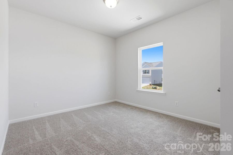 Spacious, unfurnished interior of a new home in Catawba Trace, Catawba (Image 24).