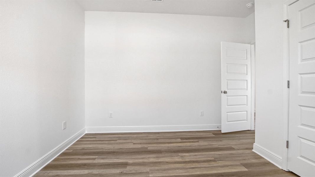 Spacious, unfurnished interior of a new home in Owl's Head Farms, Freeport (Image 26).