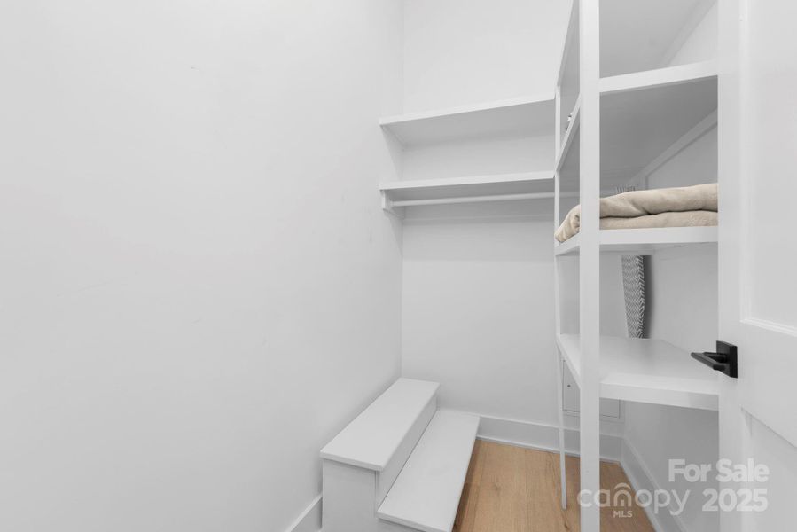 Image 20 of a home in . Image 20 of a home in .