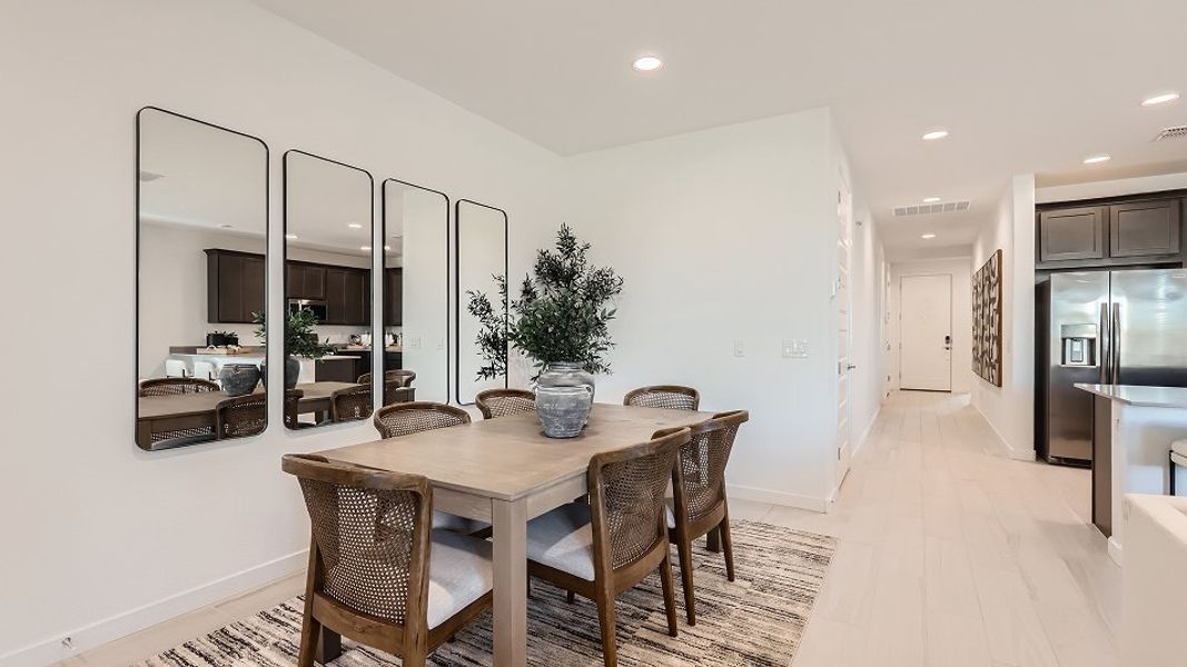 3580 Latitude Dining 1of2 F1 Base7