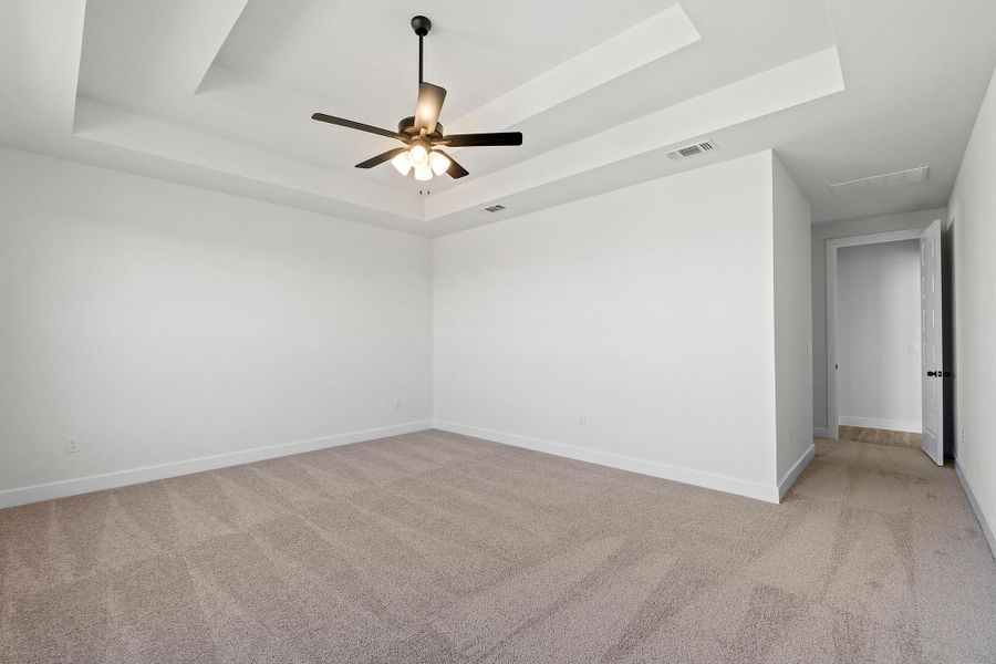Spacious, unfurnished interior of a new home in Lariat, Liberty Hill (Image 25).