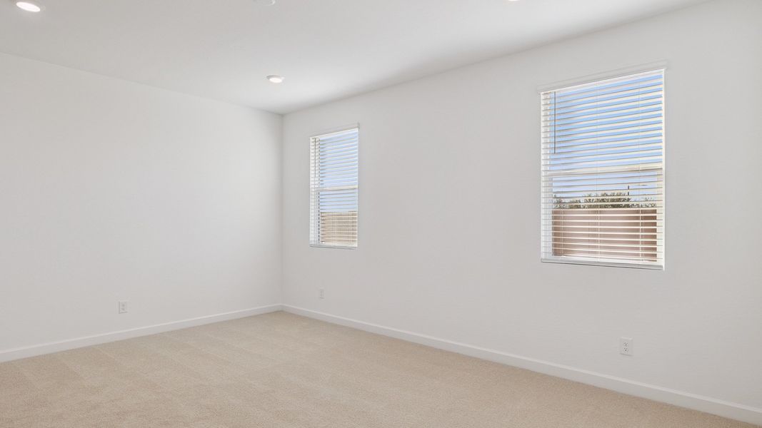 Spacious, unfurnished interior of a new home in Aloravita, Peoria (Image 18).