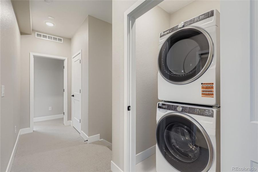 Washer/Dryer INCLUDED