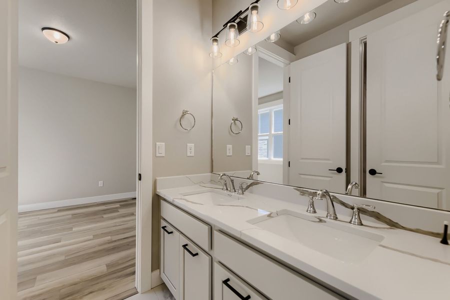 21831 East Tansy - Full Bathroom