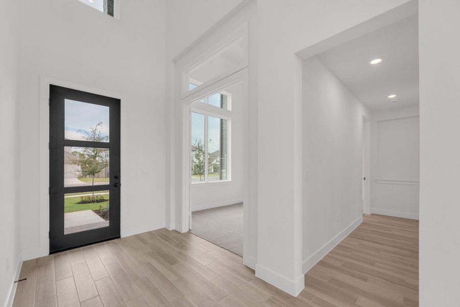 Spacious, unfurnished interior of a new home in Santa Rita Ranch - 60', Liberty Hill (Image 24).