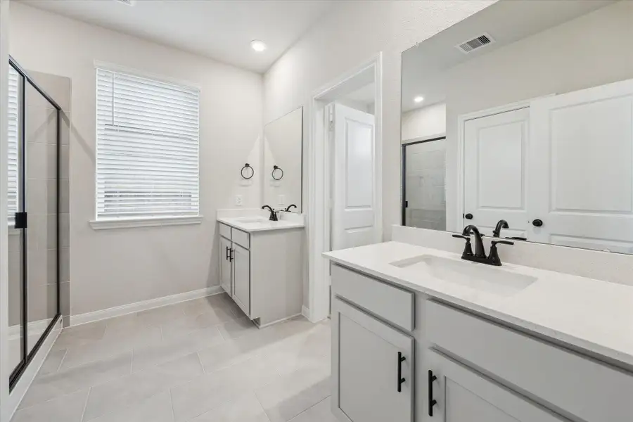 Furnished interior view inside a new home in Elyson, Katy (Image 11).