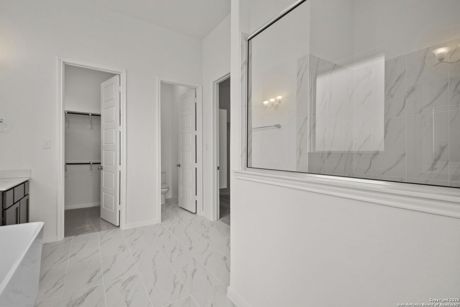 Spacious, unfurnished interior of a new home in Homestead, Schertz (Image 30).