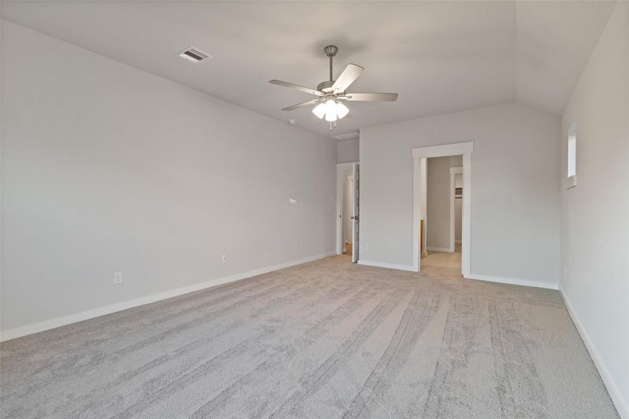 Spacious, unfurnished interior of a new home in Sunterra, Katy (Image 17). Spacious, unfurnished interior of a new home in Sunterra, Katy (Image 17).