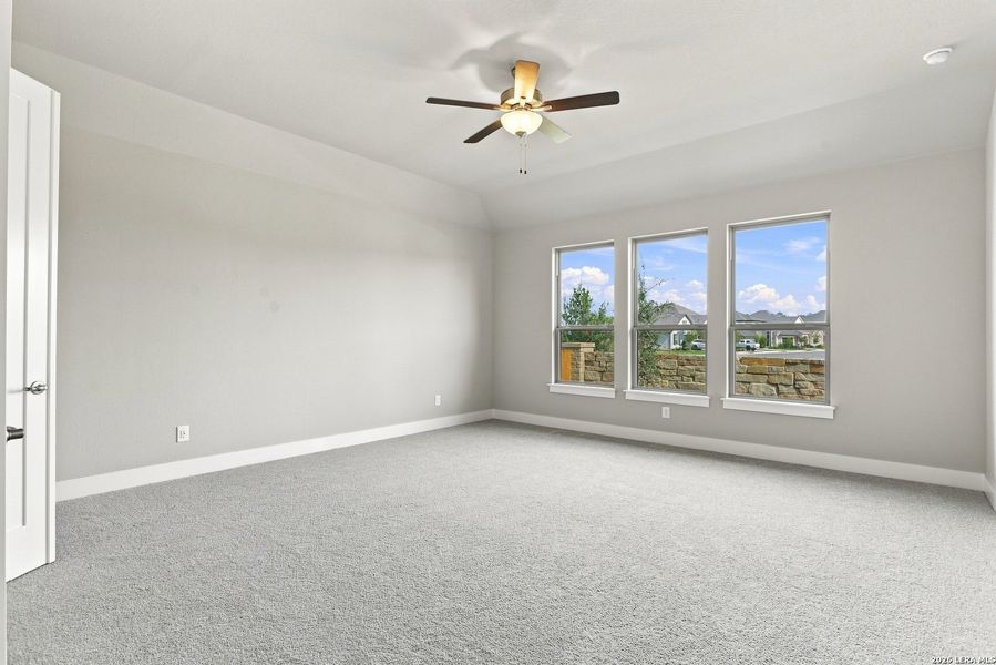 Spacious, unfurnished interior of a new home in Legacy at Lake Dunlap, New Braunfels (Image 22). Spacious, unfurnished interior of a new home in Legacy at Lake Dunlap, New Braunfels (Image 22).