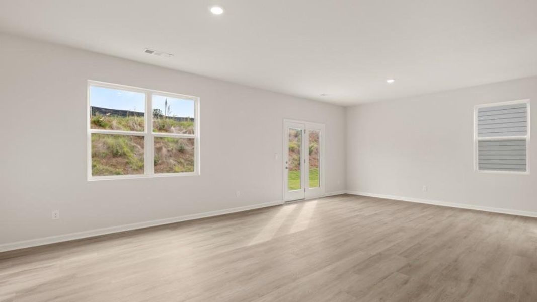 Spacious, unfurnished interior of a new home in Pointe Park, Union City (Image 16).