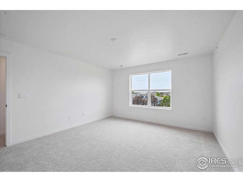 Spacious, unfurnished interior of a new home in Hansen Farm, Fort Collins (Image 13).