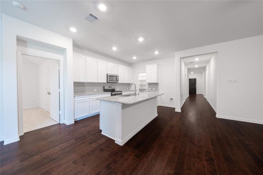 Furnished interior view inside a new home in Churchill: Meadows 50', Anna (Image 5). Furnished interior view inside a new home in Churchill: Meadows 50', Anna (Image 5).