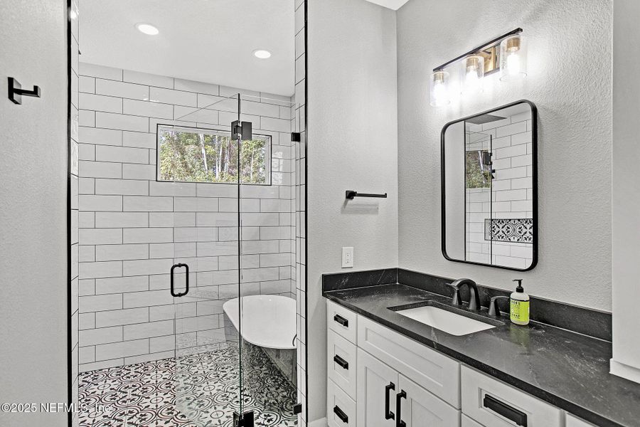 Furnished interior view inside a new home in , Green Cove Springs (Image 8).