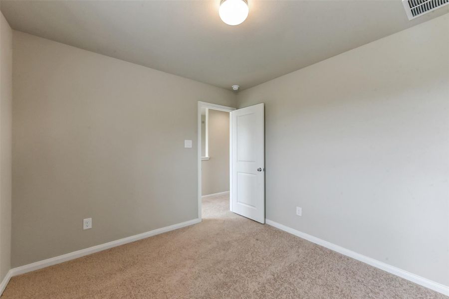 Spacious, unfurnished interior of a new home in King Oaks Village, Baytown (Image 26).