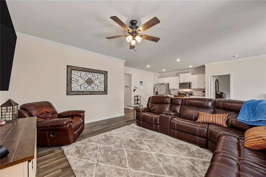 Furnished interior view inside a new home in Lost Creek, Dallas (Image 17). Furnished interior view inside a new home in Lost Creek, Dallas (Image 17).