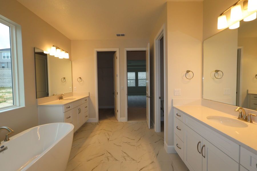 Owner's Bathroom Owner's Bathroom