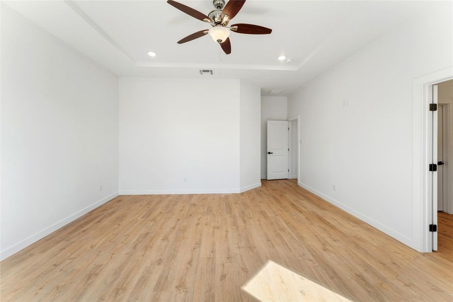 Spacious, unfurnished interior of a new home in , Houston (Image 16).