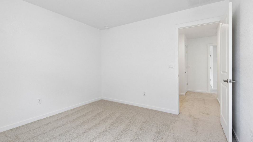 Spacious, unfurnished interior of a new home in Vantage, Berthoud (Image 26).