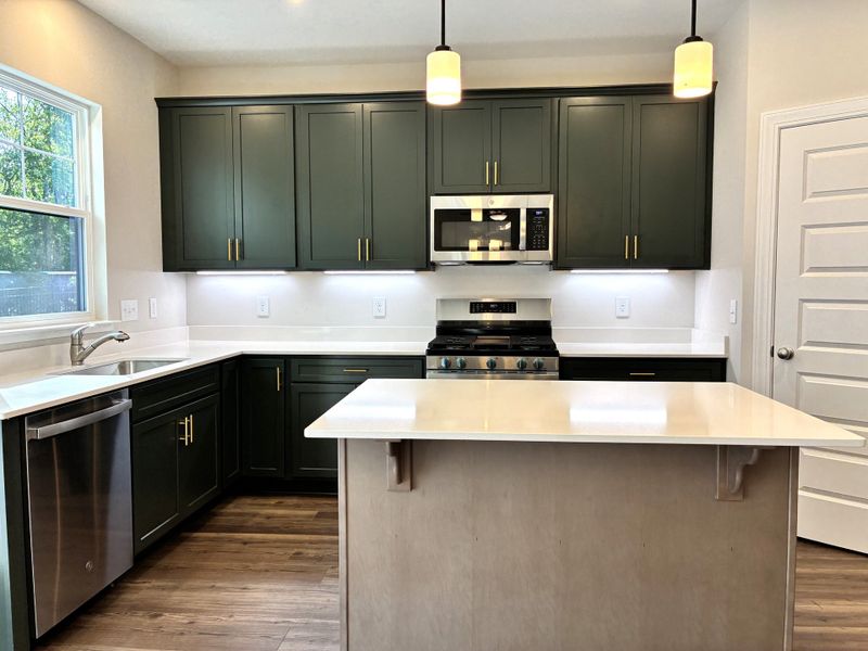 Furnished interior view inside a new home in Holly Ridge, Greenville (Image 6).