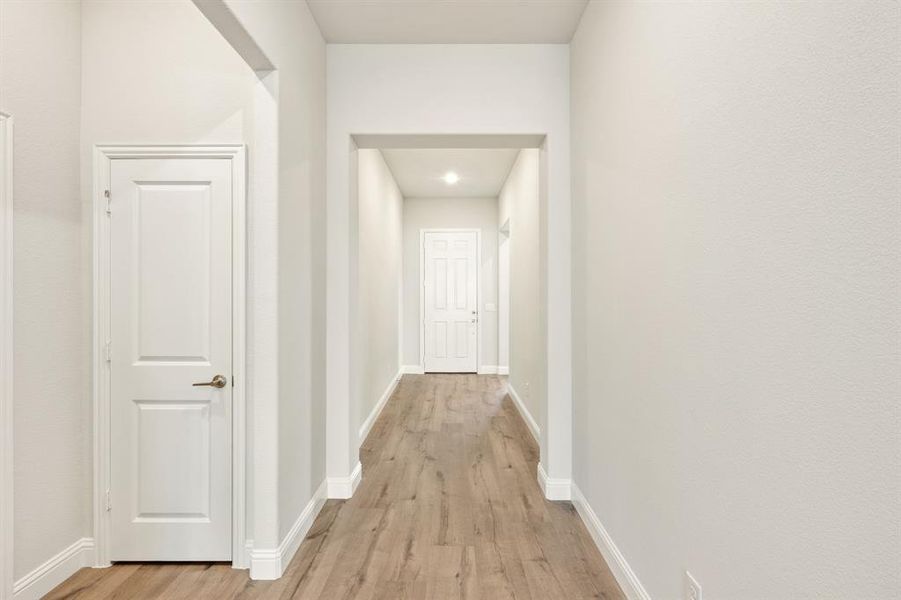 Spacious, unfurnished interior of a new home in Sunset Ridge, Alvarado (Image 14).